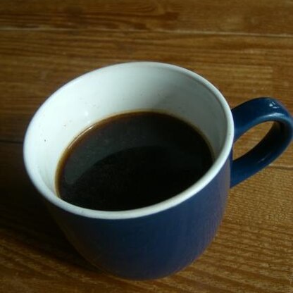いつもは　ブラックでコーヒーを飲みますが　このシナモン入りは　お砂糖を入れたほうが　より美味しくいただけました♪